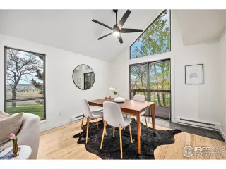 Photo #5: 1032408 Listing