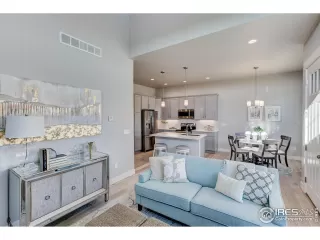 Photo #4: 1032420 Listing