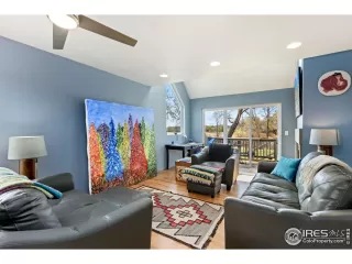 Photo #4: 1032430 Listing