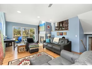 Photo #5: 1032430 Listing