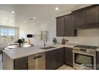 Photo #2: 1032440 Listing