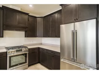 Photo #4: 1032440 Listing