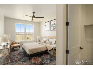 Photo #5: 1032440 Listing