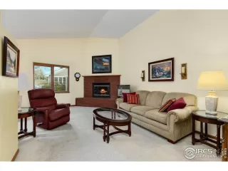 Photo #3: 1032501 Listing