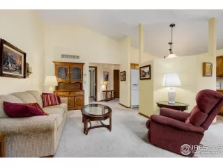 Photo #4: 1032501 Listing