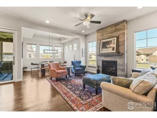 Photo #6: 1032548 Listing