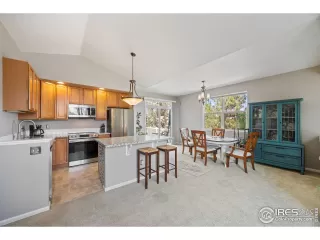 Photo #4: 1032684 Listing