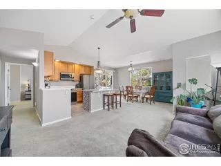 Photo #5: 1032684 Listing