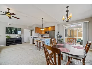 Photo #6: 1032684 Listing