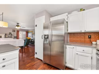 Photo #5: 1032727 Listing