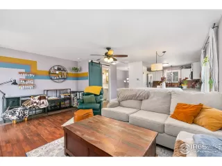 Photo #6: 1032727 Listing