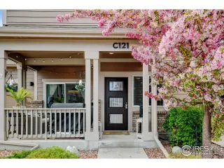 Photo #2: 1032748 Listing