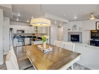 Photo #5: 1032748 Listing