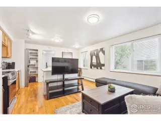 Photo #5: 1032749 Listing