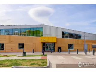 Photo #3: 1032774 Listing