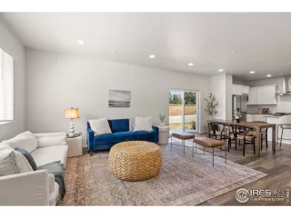 Photo #3: 1032809 Listing