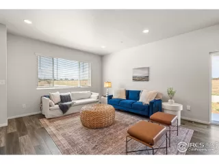 Photo #4: 1032809 Listing