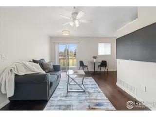 Photo #4: 1032843 Listing