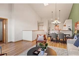 Photo #3: 1032865 Listing