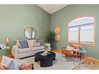 Photo #4: 1032865 Listing