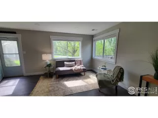 Photo #6: 1032939 Listing