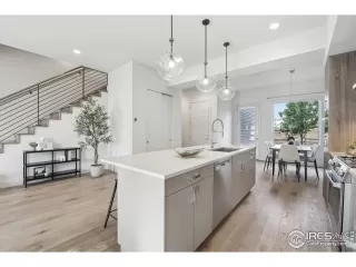 Photo #2: 1032942 Listing 