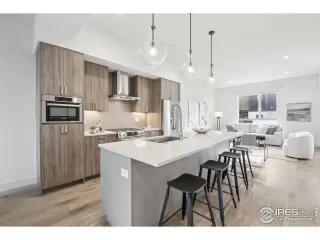 Photo #3: 1032942 Listing 