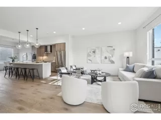 Photo #5: 1032942 Listing 