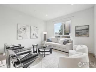 Photo #6: 1032942 Listing 