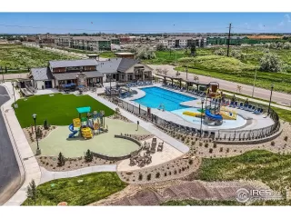 Photo #2: 1032988 Listing