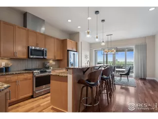 Photo #6: 1033007 Listing