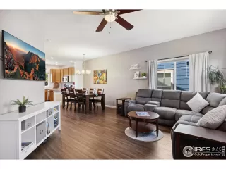 Photo #5: 1033102 Listing