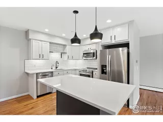 Photo #5: 1033164 Listing