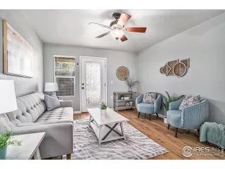 Photo #6: 1033168 Listing