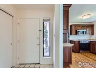 Photo #3: 1033228 Listing