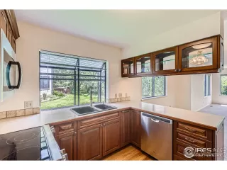 Photo #6: 1033228 Listing