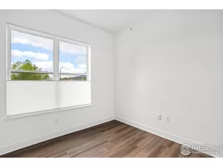 Photo #4: 1033238 Listing