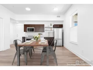 Photo #2: 1033241 Listing