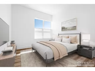 Photo #4: 1033241 Listing