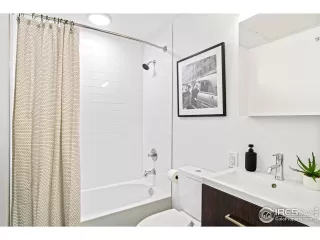 Photo #6: 1033245 Listing