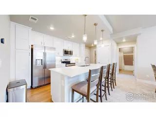 Photo #6: 1033263 Listing