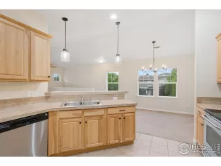 Photo #2: 1033267 Listing