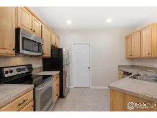 Photo #3: 1033267 Listing