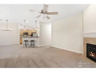 Photo #4: 1033267 Listing