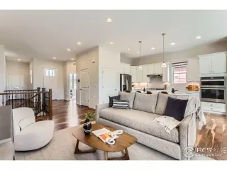 Photo #4: 1033278 Listing