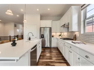 Photo #6: 1033278 Listing