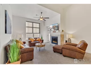 Photo #3: 1033299 Listing