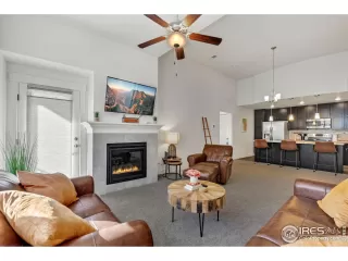 Photo #4: 1033299 Listing