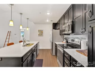 Photo #6: 1033299 Listing