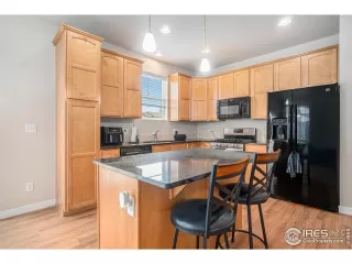 Photo #4: 1033325 Listing